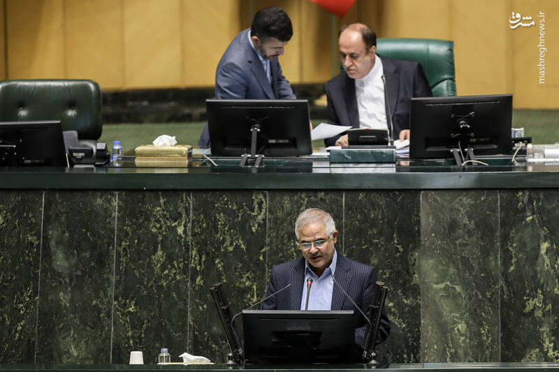 عکس / حضور وزیر ارشاد در صحن علنی مجلس 8