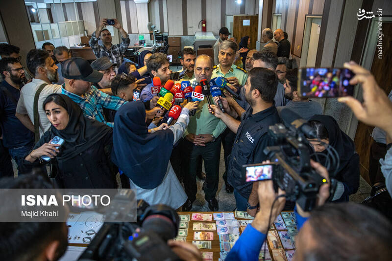 عکس / دستگیری اعضای باند مامورنما در تهران 24