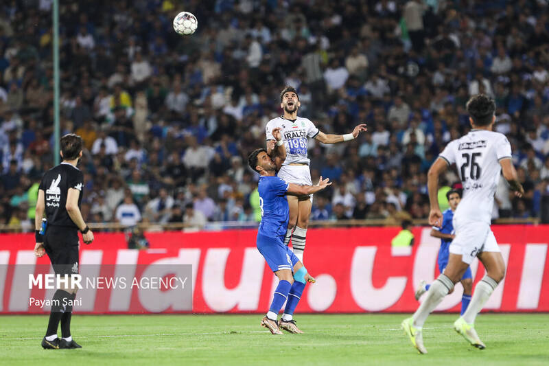 اقدام اشتباه هلدینگ به آبیها ضربه میزند!