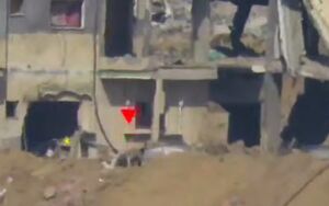 فیلم/ لحظه هدف قرار دادن مقر فرماندهی دشمن در خان‌یونس