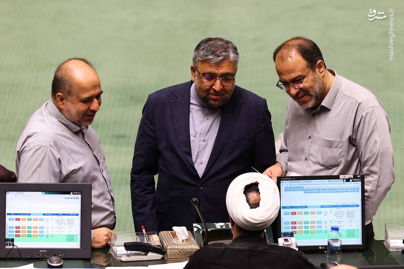 عکس / صحن علنی یکشنبه 12 مرداد مجلس 45