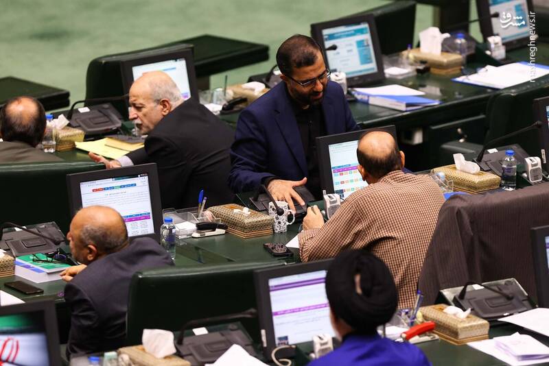 عکس / صحن علنی یکشنبه 12 مرداد مجلس 34