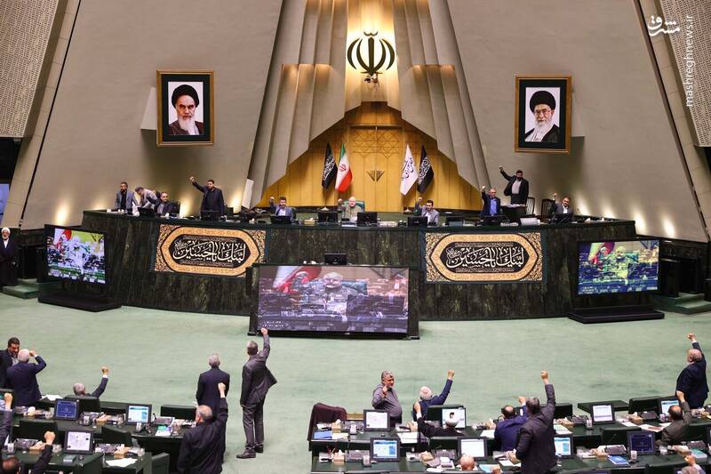 عکس / صحن علنی یکشنبه 12 مرداد مجلس 30