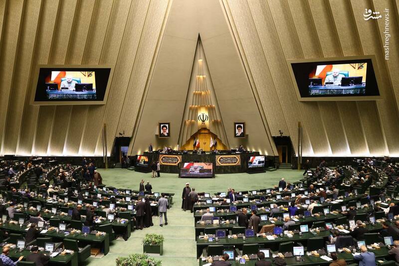 عکس / صحن علنی یکشنبه 12 مرداد مجلس 47