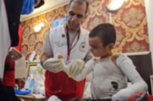 وقتی هیچ محدودیتی مانع پیاده روی اربعینی پسر پروانه‌ای نشد