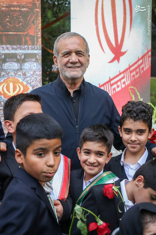 عکس / حضور پزشکیان در آیین گرامیداشت شهدای خردسال جنگ 12 روزه 15
