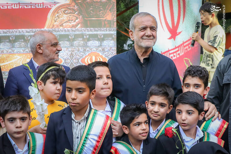 عکس / حضور پزشکیان در آیین گرامیداشت شهدای خردسال جنگ 12 روزه 12