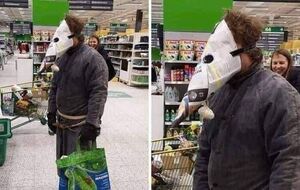 عکس/ شیوه عجیب مردم آمریکا برای تهیه ماسک