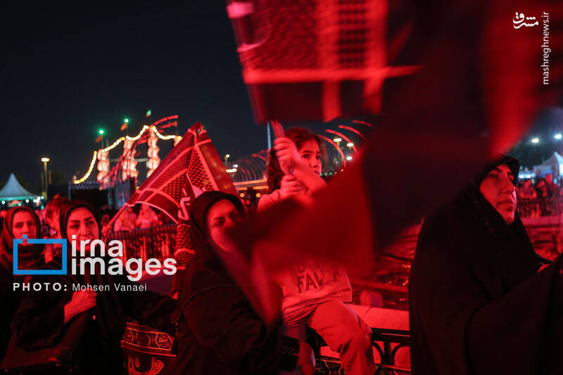 عکس/ اجتماع اربعینیها در میدان آزادی