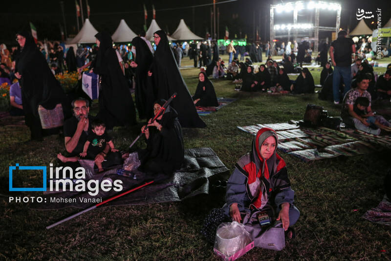 عکس/ اجتماع اربعینیها در میدان آزادی