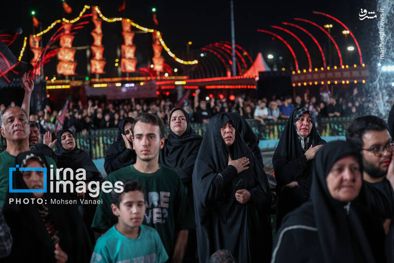 عکس/ اجتماع اربعینیها در میدان آزادی