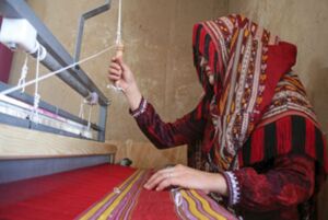 ابریشم‌بافی هنری اصیل در جرگلان