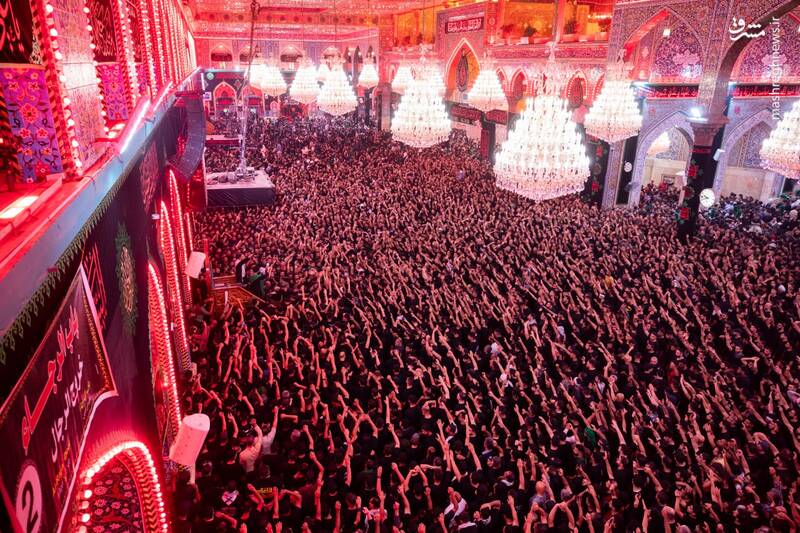 عکس/ مراسم بزرگ سینهزنی بحرینیها در حرم امام حسین(ع)