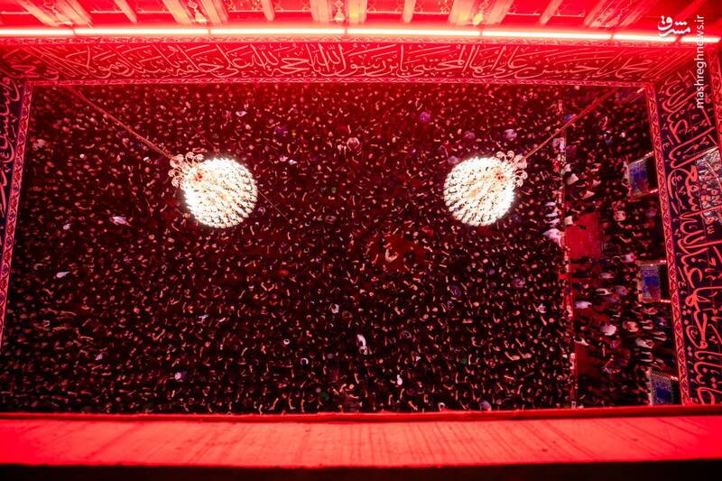 عکس/ مراسم بزرگ سینهزنی بحرینیها در حرم امام حسین(ع)