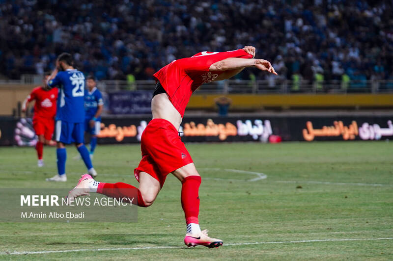 سوپرجام فوتبال باشگاههای ایران - استقلال و تراکتور