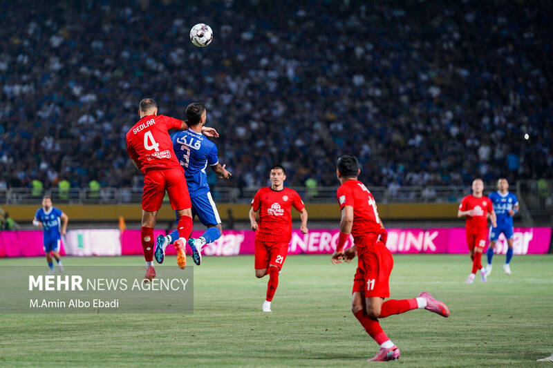 سوپرجام فوتبال باشگاههای ایران - استقلال و تراکتور
