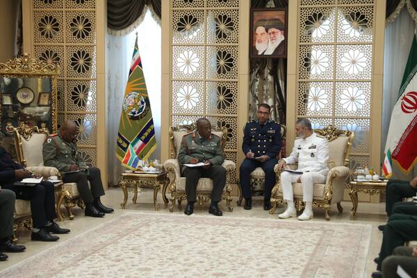 ایران آماده پاسخ قاطع به تجاوز مجدد دشمن است/ سپاه میتواند تجربیاتش را در اختیار نیروهای مسلح آفریقای جنوبی بگذارد