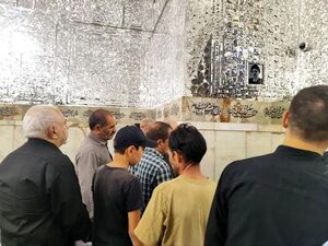 عکس/ حضور وزیر دولت روحانی بر مزار شهید رئیسی حضور وزیر دولت روحانی بر مزار شهید رئیسی
