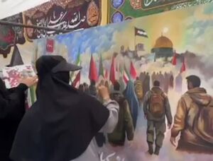 فیلم/ خلق اثر هنری در مسیر راهپیمایی جاماندگان اربعین