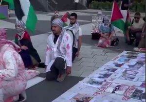 فیلم/ تشییع نمادین روزنامه‌نگاران فلسطینی در پایتخت سوئد