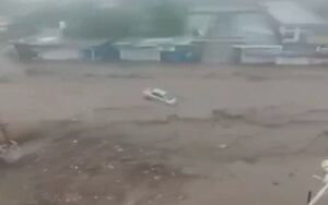 بیش از ۳۰۰ کشته بر اثر سیلاب در پاکستان