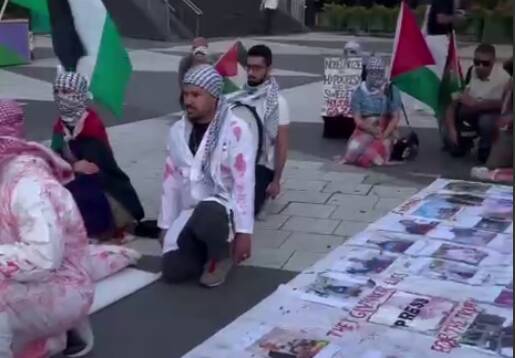تشییع نمادین روزنامهنگاران فلسطینی در پایتخت سوئد