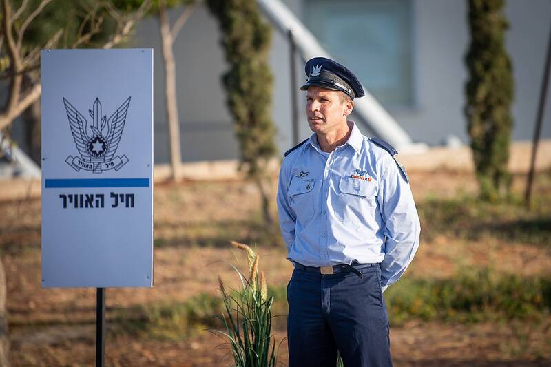 جمع آوری یک گزارش اطلاعاتی از سه مقام نظامی صهیونیست در یک تابستان داغ/ قدم به قدم با تروریست‌هایی که دستشان به خون مردم ایران آلوده است/ فرمانده جنایتکار نیروی هوایی ارتش رژیم صهیونی را بشناسید! + عکس