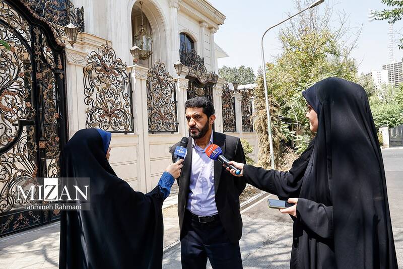 عکس/ توقیف املاک متهمان پرونده کینگ مانی توسط دادستانی تهران عکس/ توقیف املاک متهمان پرونده کینگ مانی توسط دادستانی تهران