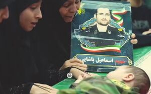 فیلم/ وداع خانواده شهید تازه شناسایی شده در جنگ تحمیلی ۱۲ روزه