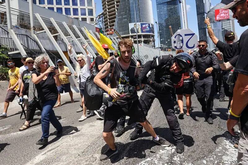 موج بیسابقه اعتراضات و شورش داخلی در سرزمینهای اشغالی/ نبرد قدرت در تلآویو؛ اپوزیسیون برای سرنگونی کابینه نتانیاهو متحد شد