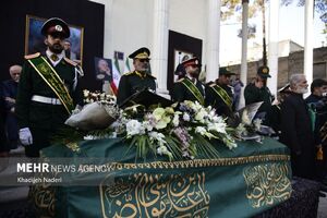 مراسم تشییع پیکر استاد «محمود فرشچیان» در اصفهان