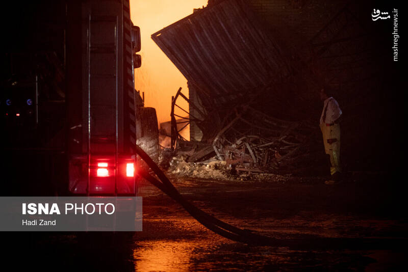 عکس/ آتشسوزی انبار مواد نفتی و روغنی در خیابان شهید رجایی تهران