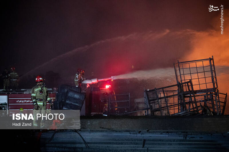عکس/ آتشسوزی انبار مواد نفتی و روغنی در خیابان شهید رجایی تهران