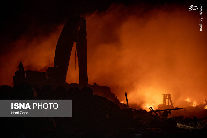 عکس/ آتشسوزی انبار مواد نفتی و روغنی در خیابان شهید رجایی تهران