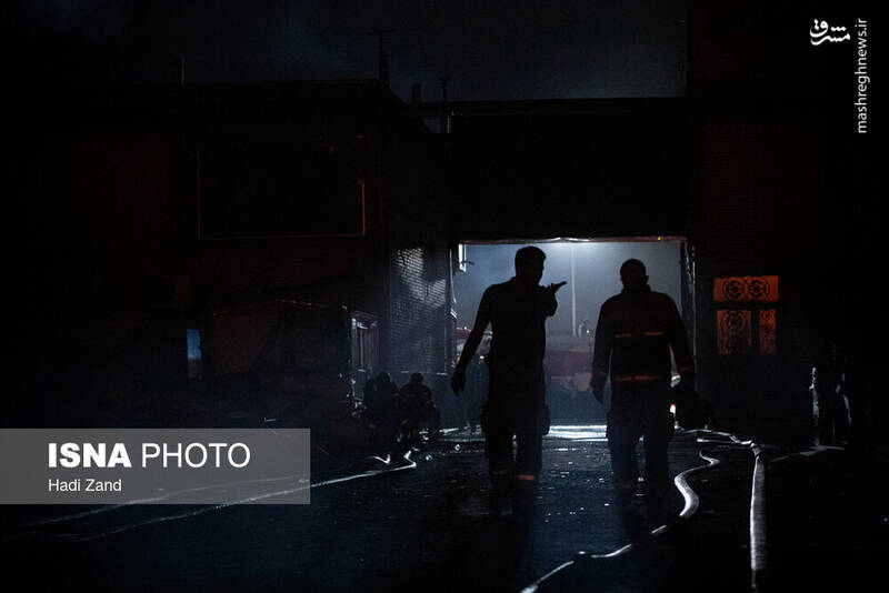 عکس/ آتشسوزی انبار مواد نفتی و روغنی در خیابان شهید رجایی تهران