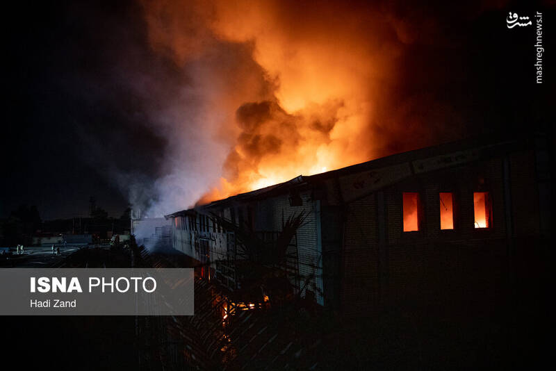 عکس/ آتشسوزی انبار مواد نفتی و روغنی در خیابان شهید رجایی تهران