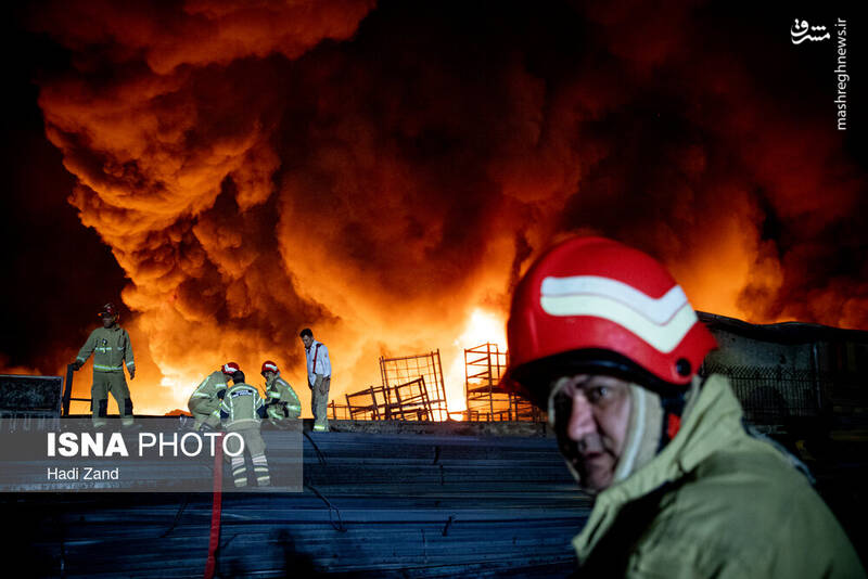 عکس/ آتشسوزی انبار مواد نفتی و روغنی در خیابان شهید رجایی تهران