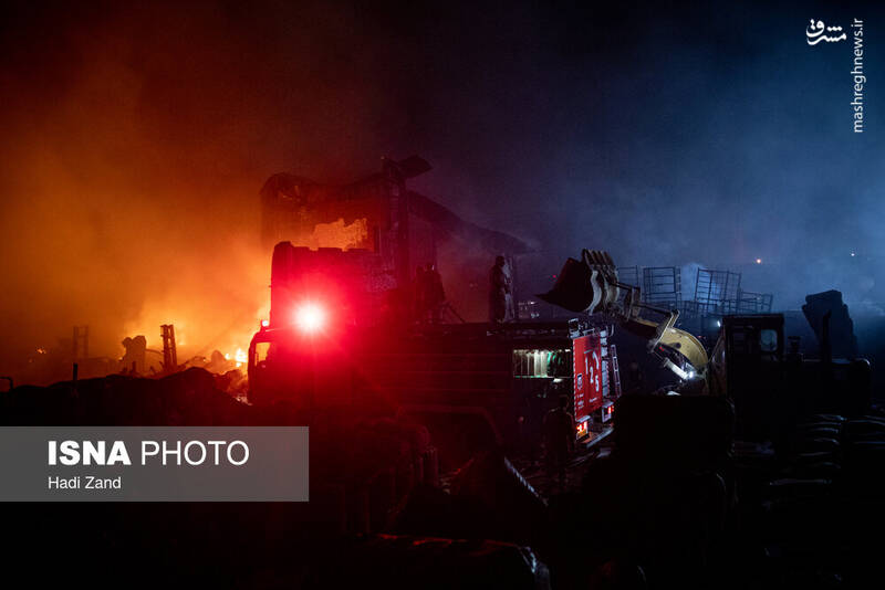 عکس/ آتشسوزی انبار مواد نفتی و روغنی در خیابان شهید رجایی تهران