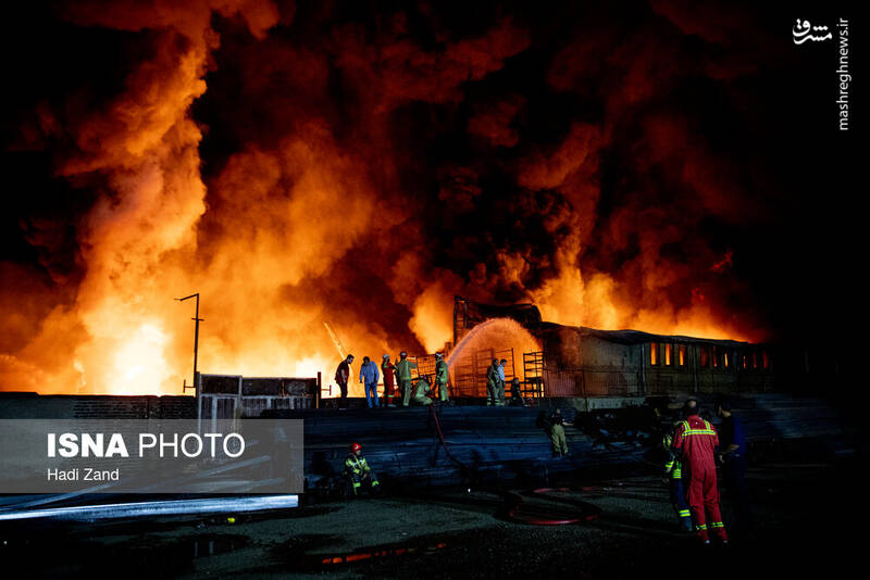 عکس/ آتشسوزی انبار مواد نفتی و روغنی در خیابان شهید رجایی تهران