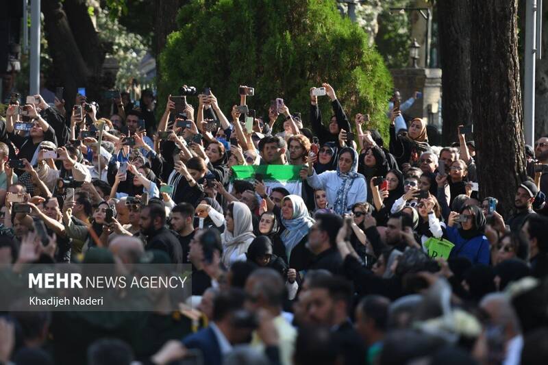 مراسم تشییع پیکر استاد «محمود فرشچیان» در اصفهان