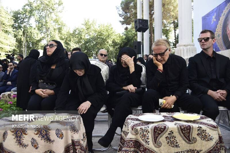 مراسم تشییع پیکر استاد «محمود فرشچیان» در اصفهان