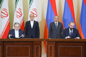 عکس/ امضای بیانیه مشترک و اسناد همکاری میان ایران و ارمنستان
