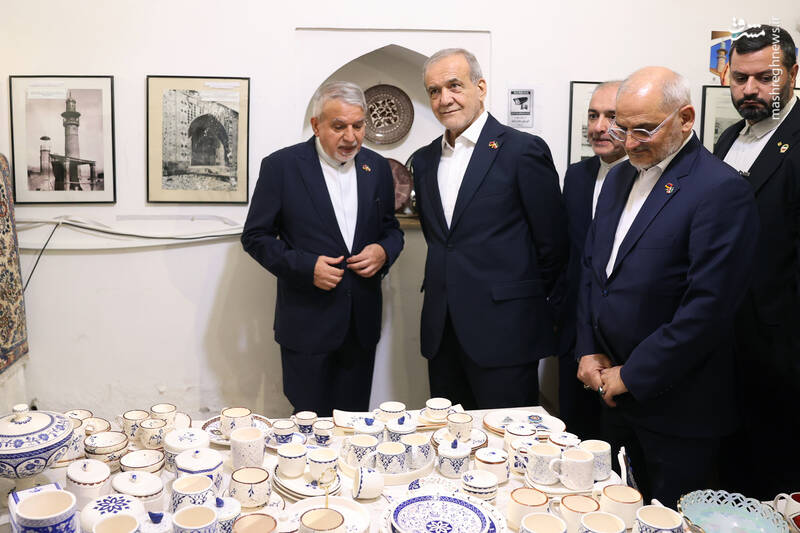 عکس/ بازدید پزشکیان از مسجد کبود ایروان