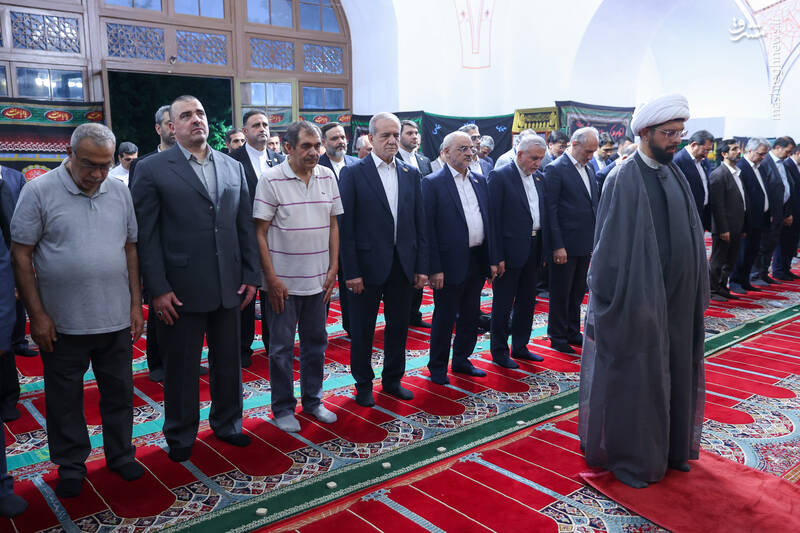 عکس/ بازدید پزشکیان از مسجد کبود ایروان