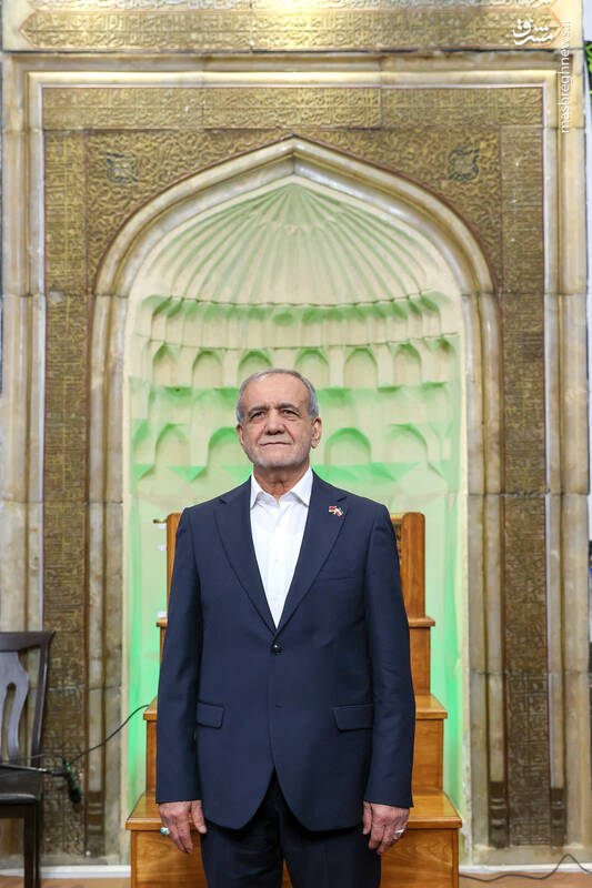 عکس/ بازدید پزشکیان از مسجد کبود ایروان