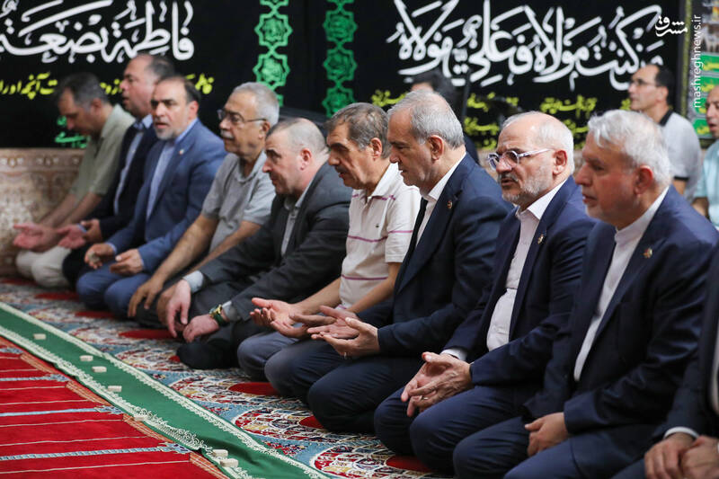 عکس/ بازدید پزشکیان از مسجد کبود ایروان