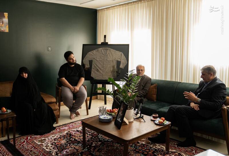 خانواده سرلشکر شهید امیرعلی حاجی زاده خانواده سرلشکر شهید امیرعلی حاجی زاده