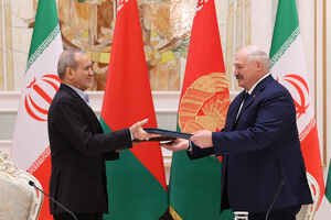 عکس/ امضای بیانیه مشترک و اسناد همکاری میان ایران و بلاروس