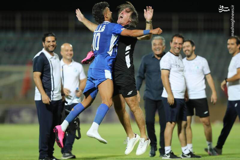 استقلال به تراکتور درس فوتبال داد/ ساپینتو لب خط بود بیشتر هم میزدیم