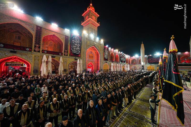 عکس/ مراسم تعویض پرچم گنبد نورانی امیرالمومنین برای رحلت پیامبر